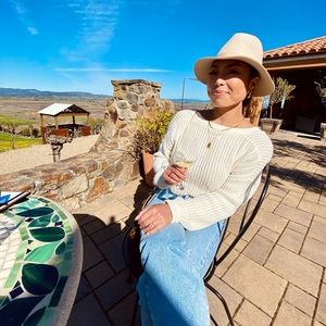 Meet your Posher, Julia